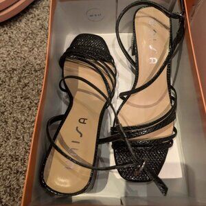 Stylish Unisa Black Strappy Block Heel Sandals – Size 9M - LIKE NEW